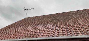 démoussage et traitement toiture par notre couvreur 14