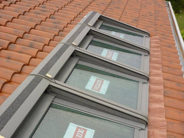 pose de 4 velux par notre entreprise de couverture de Caen